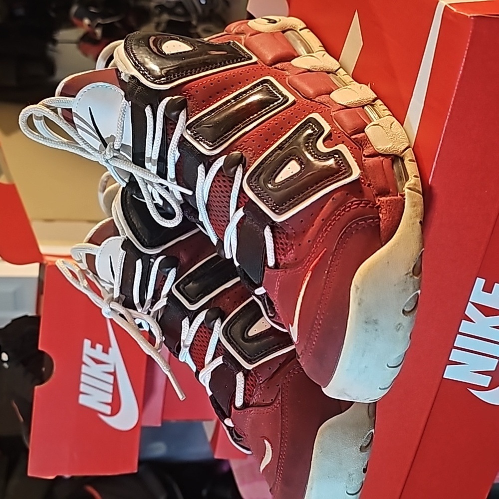 Men Uptempo Nike Air size 10.5